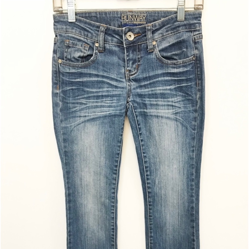 Refuge runway boot cut jeans size 8S